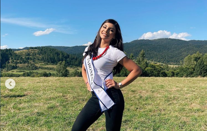 Petinggi Miss Supranational Andre Sleigh diduga dibully oleh netizen. Sehingga ia menyampaikan ujaran kebencian. Jihane Almira Chedid pun meresponnya. (Foto: Instagram)