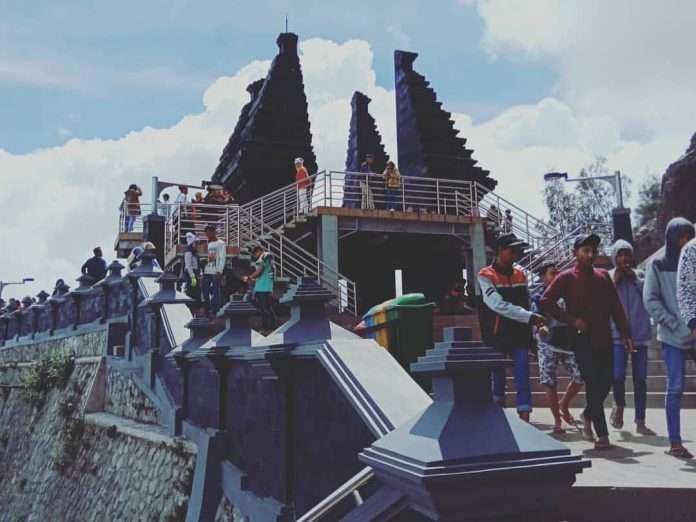 Salah satu objek wisata di dekat Laut Pasir (Kaldera) Gunung Bromo, Seruni Point, yang dikelola Pemkab Probolinggo. (Foto: Ikhsan Mahmudi/Ngopibareng.id)