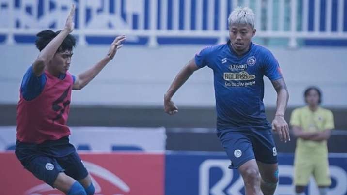 Pemain Arema FC saat menjalani sesi latihan jelang laga melawan Bhayangkara FC (Instagram: @aremafcofficial)