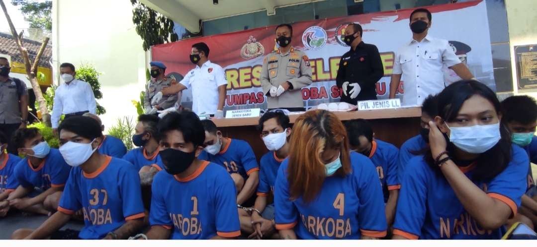 Polres Kediri gelar perkara kasus narkoba. (Foto: Fendhy Plesmana/Ngopibareng.id)