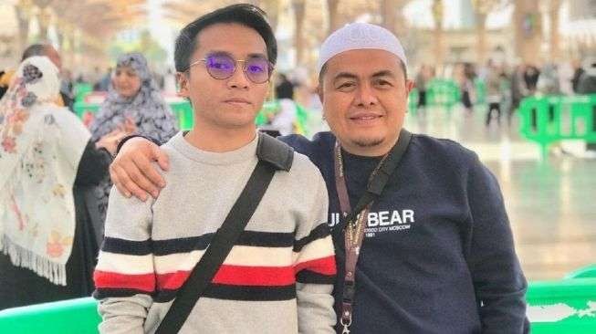 Mansyardin Malik, ayah Taqy Malik, resmi melaporkan mantan istri sirinya, Marlina Octoria ke polisi, Rabu 22 September 2021. (Foto: Instagram)