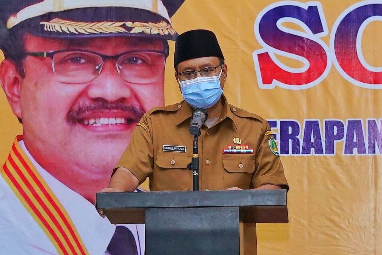 Walikota Pasuruan Saifullah Yusuf (Gus Ipul) memberikan fasilitas gratis perizinan produksi makanan dan minuman bagi pelaku industri rumah tangga atau UMKM. (Foto: ist).