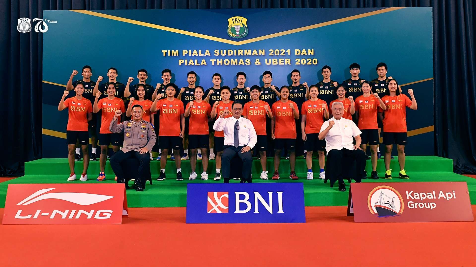 Skuad Indonesia di Piala Sudirman 2021 dan Piala Thomas dan Uber 2020. (Foto: Twitter/@INABadminton)