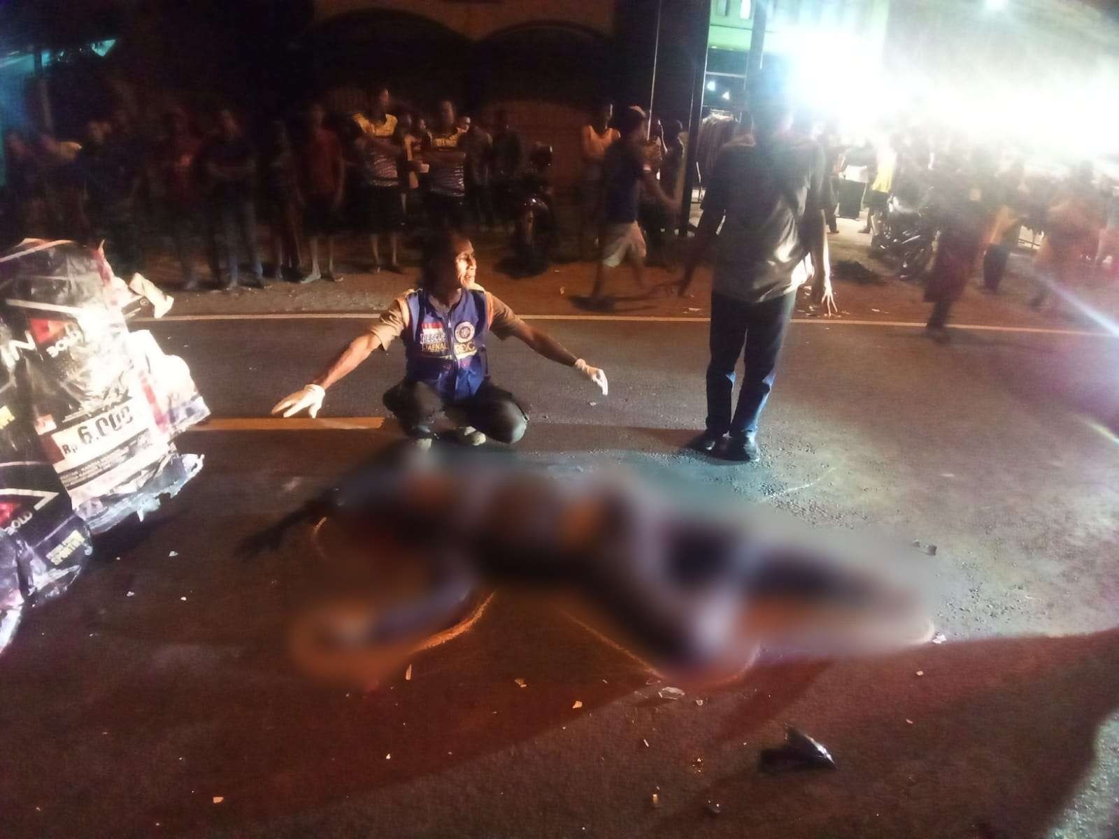 Korban meninggal di lokasi sebelum dievakuasi polisi dan relawan.(Foto: Istimewa)