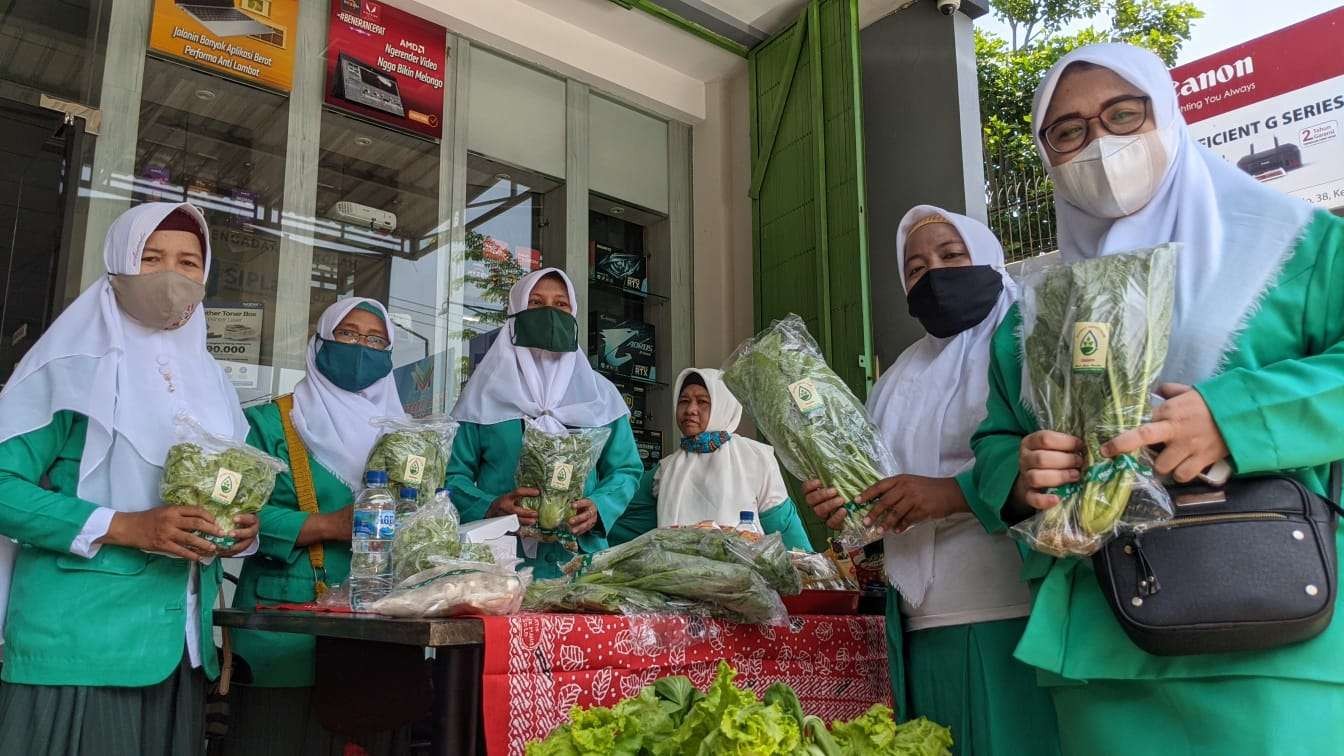 Fatayat NU Kota Kediri tetap kreatif meski pandemi Covid-19. (Foto: Istimewa)