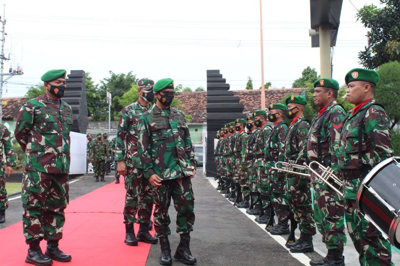 Panglima Kodam V Brawijaya melakukan kunjungan kerja di Markas Kodim 0825 Banyuwangi (foto:istimewa)