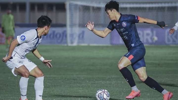 Jalannya laga antara Arema FC versus PSIS Semarang pada pekan keempat kompetisi Liga 1 (Instagram:@aremafcofficial)