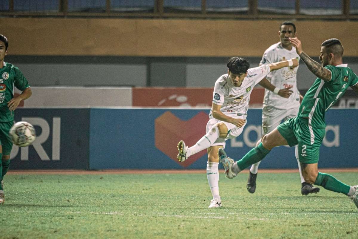 Pemain Persebaya asal Jepang Taisei Marukawa cetak dua gol lawan PSS Sleman. (Foto; Persebaya)