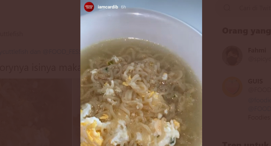 Unggahan semangkuk mi instan dan telur di akun Cardi B. (Foto: Twitter)