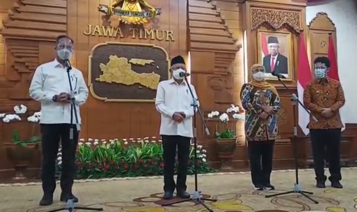 Wakil Presiden, Ma’ruf Amin, bersama Khofifah di Gedung Negara Grahadi (Foto: Andhi Dwi/Ngopibareng.id)