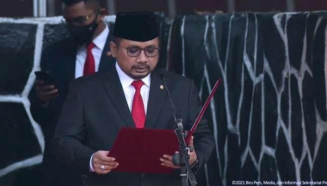 Menag membaca doa dalam Peringatan Hari Kesaktian Pancasila 2021. (Foto: Kemenag)