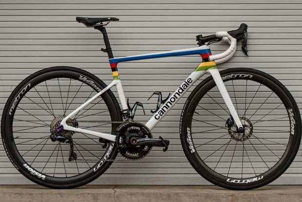 Cannondale SuperSIx Evo Hi-Mod dengan corak rainbow untuk sang juara dunia perempuan UCI Road World  Championship 2021. (Foto: Istimewa)