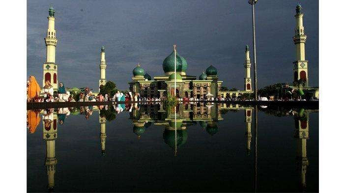 Masjid Agung An-Nur Provinsi Riau. (Foto: travellers)