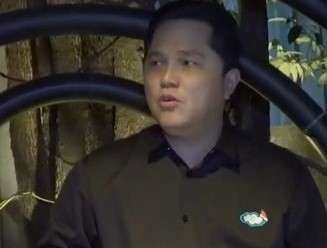 Menteri BUMN Erick Thohir ditawari minum miras. (Foto: Instagram @erickthohir)