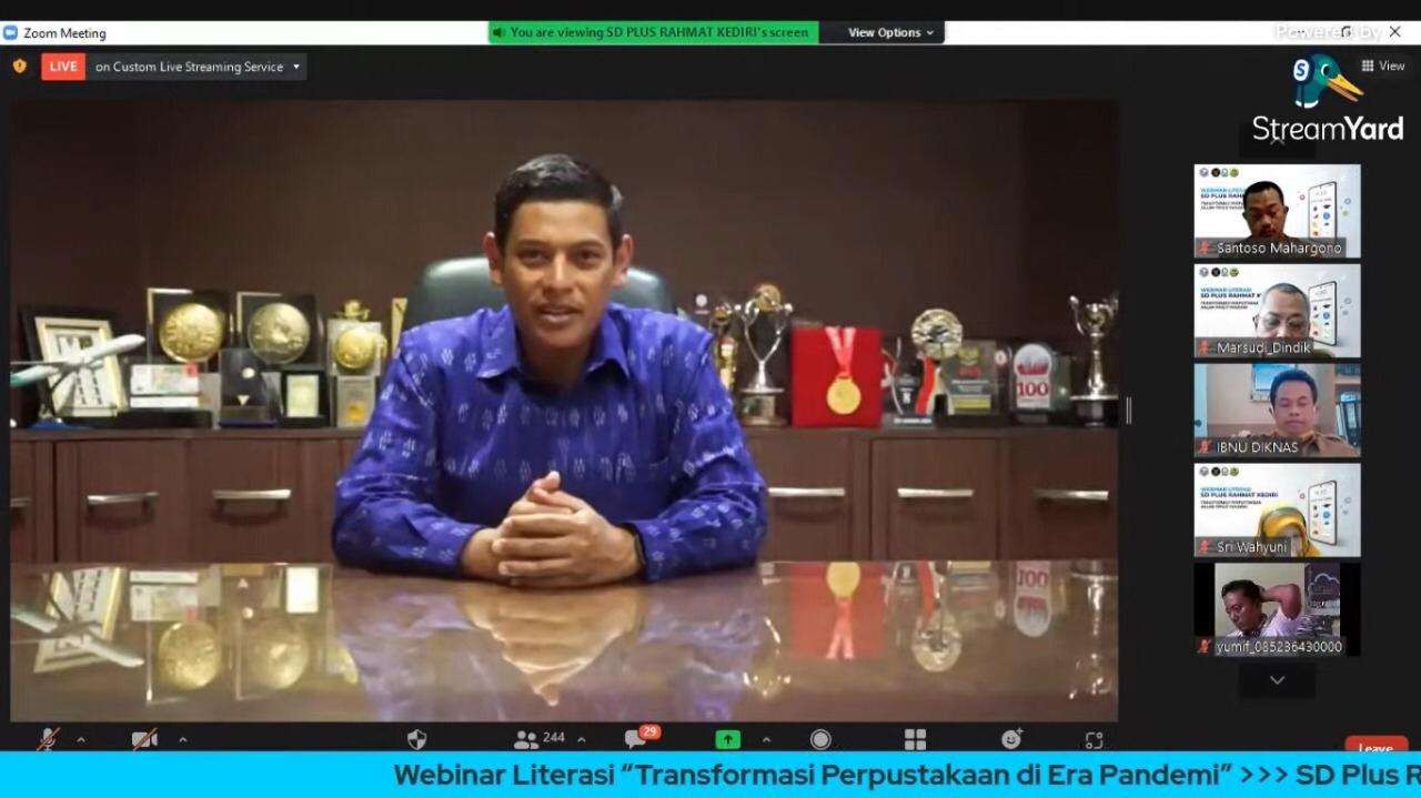 Wali Kota Kediri Abdullah Abu Bakar membuka Webinar Literasi Transformasi Pustakawan Dalam Pingit Pandemi (istimewa)
