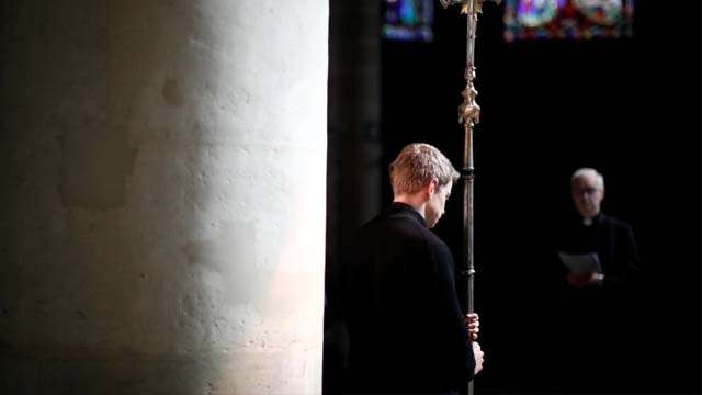 Penyelidikan komisi  independen yang dibentuk oleh Gereja Katolik Prancis mengumumkan temuan yang mengejutkan. (Foto:Benoit Tessier/Reuters/Al Jazeera)