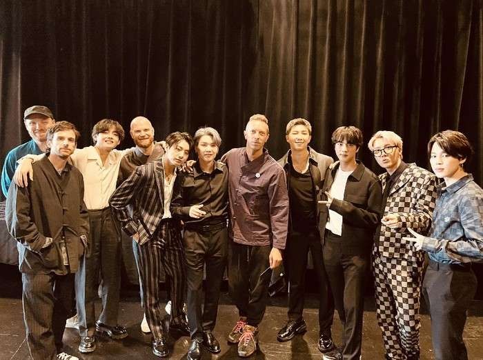 BTS dan grup band Coldplay kolaborasi lagu My Universe. (Foto: Istimewa)