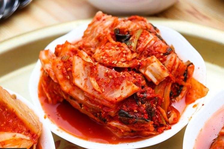 Kimchi. Kamus Bahasa Inggris Oxford menambah sedikitnya 20 kosakata baru yang diserap dari Bahasa Korea. (Foto: Pixabay)