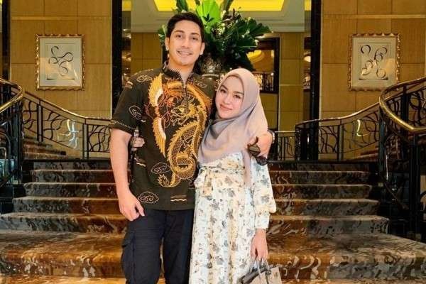 Pasangan Lukman Azhari dan Medina Zein. (Foto: Instagram)