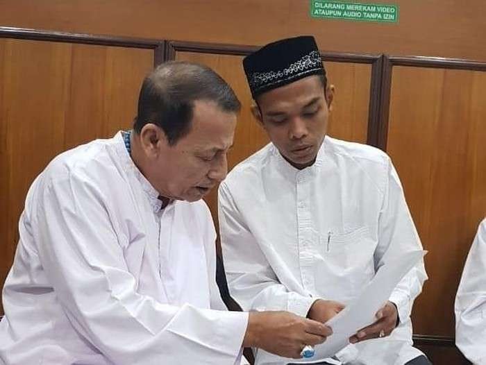 Habib Luthfi bin Yahya dan Ust Abdul Somad di Kanzus Shalawat, Pekalongan. (Foto: Istimewa)