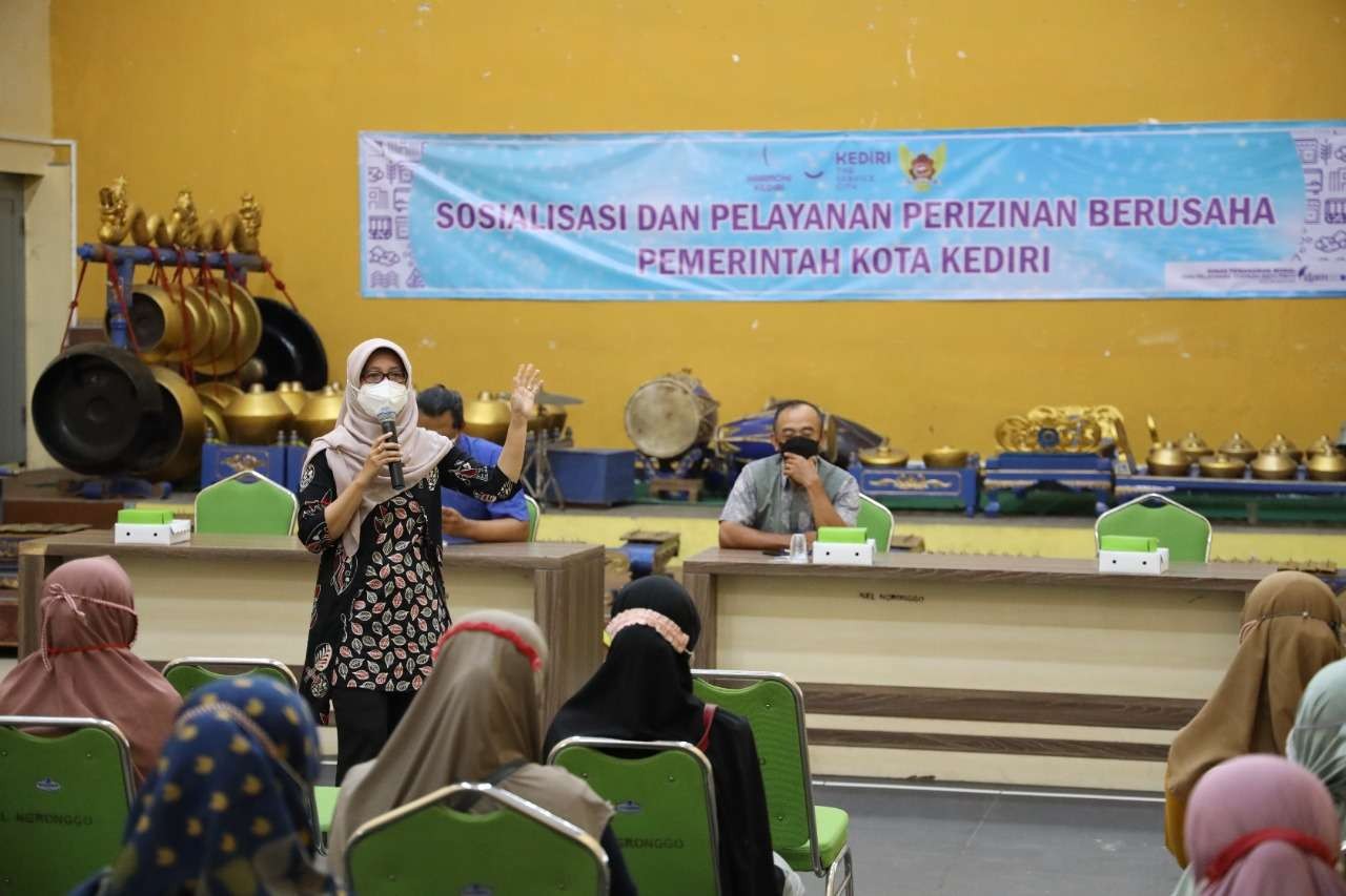 Pemkot Kediri beri Sosialisasi Dan Pelayanan Perizinan pada UMKM di Ngronggo (Foto: istimewa)