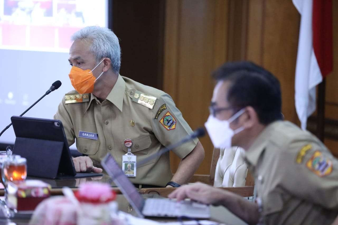 Gubernur Ganjar memimpin evaluasi penanganan Covid-19 di Jateng. (Foto: Dok Jateng)