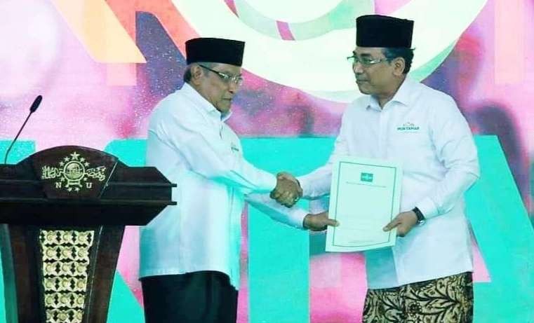 KH Yahya Cholil Staqut dan KH Said Aqil Siroj. (Foto: dok/Ngopibareng.id