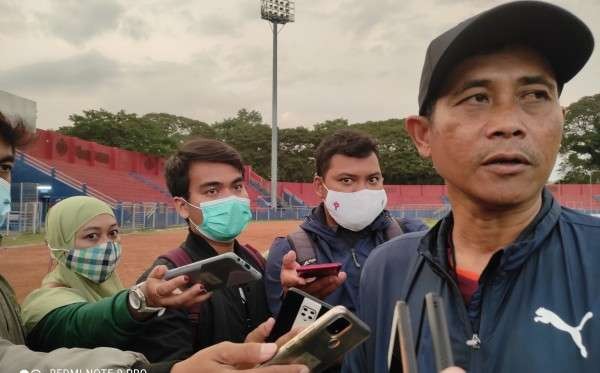 Joko Susilo saat bersama tim sepak bola Persik Kediri. (Foto: Fendhy Plesmana/Ngopibareng.id)