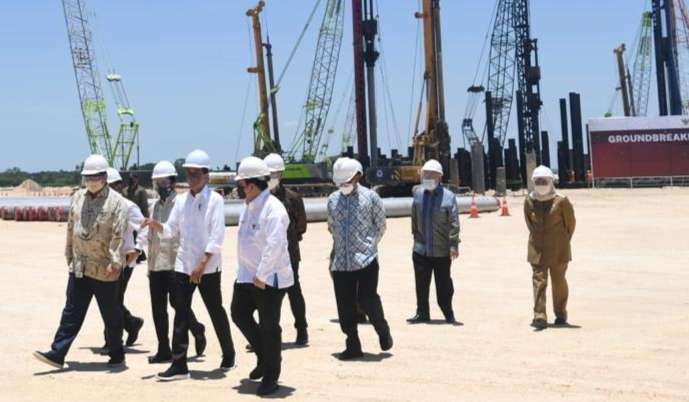 Presiden setelah melakukan Groundbreaking pembangunan smleter PT Freeport di Gresik. (Foto: Setpres)