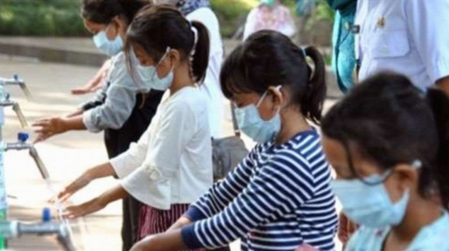 Cuci tangan sebelum masuk kelas, salah satu cara yang harus dipenuhi dalam PTM. (Foto: Istimewa)