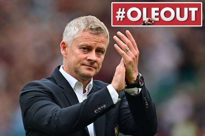 Tagar #oleout menggema kembali usai Setan Merah diterkam Rubah. Laga Manchester United vs Leicester City skor 2-4. (Foto: Twitter)