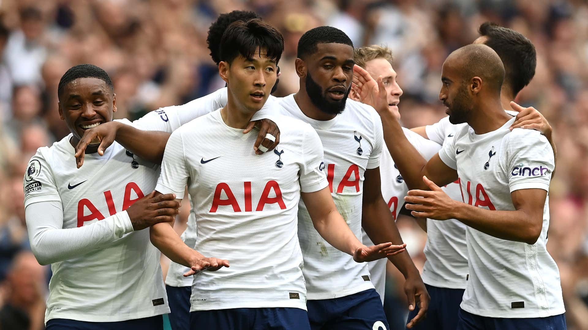 Son Heung Min bersama rekan-rekannya di Tottenham Hotspur. (Foto: Sky Sports)