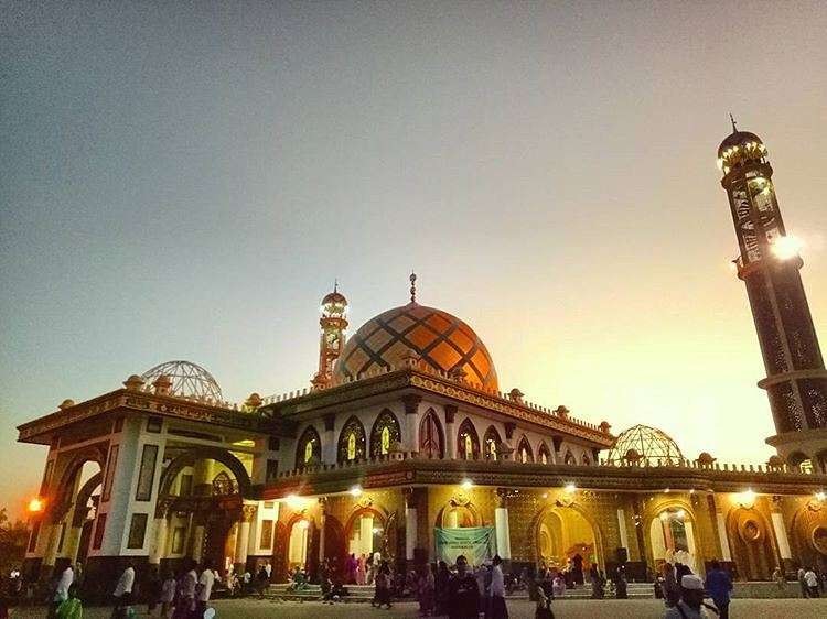 Masjid Syaikhona Muhammad Kholil di Bangkalan, Madura. (Foto: Istimewa)