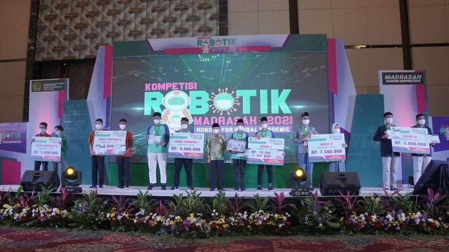 Pemenang Kompetisi Robotik Madrasah 2021. (Foto: Kemeng)