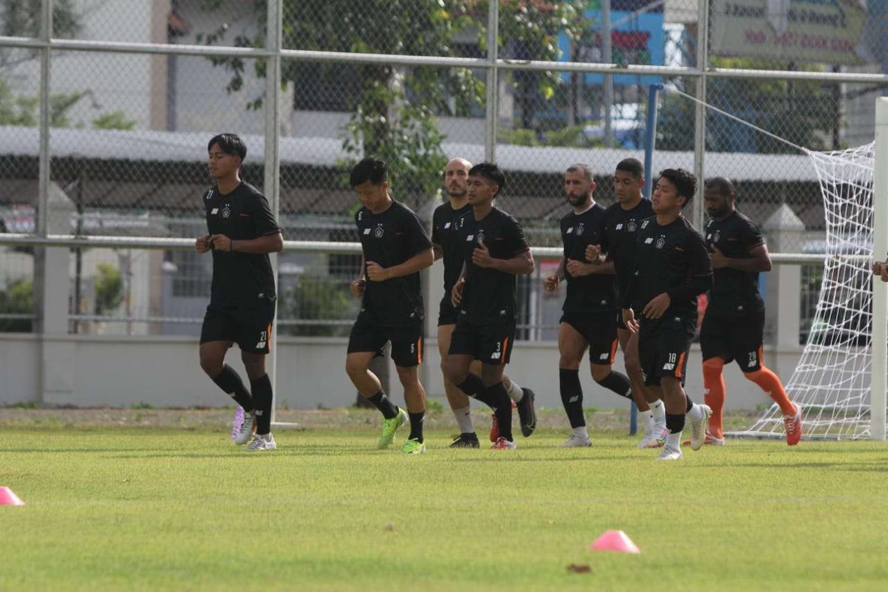 Persik Kediri menjalani latihan di Solo. (Foto: Istimewa)