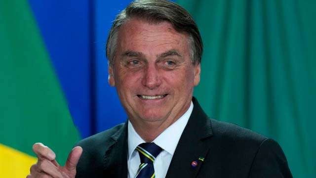 Presiden Brasil Jair Bolsonaro dituduh melakukan kejahatan oleh komisi pada Senat, karena dianggap sembrono dalam menangani Covid-19, .(Foto: AP/Al Jazeera)