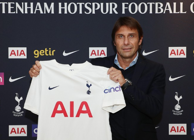 Antonio Conte, manajer baru Tottenham Hotspur. (Foto: Twitter)