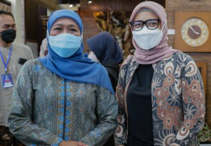 Jatim Fair akan berakhir Rabu 13 Oktober 2021. Gubernur Jatim Khofiifah Indar Parawansa dan  Direktur Kebijakan Publik dan Hubungan Pemerintah Tokopedia, Astri Wahyuni. (Foto: ist)