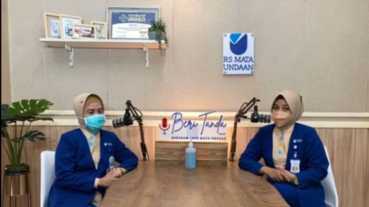 Manager Surabaya Advanced LASIK Centre (SALC), Larashati Wulyatie S.Kep., Ns. dalam podcast Beri Tanda. (Foto: tangkapan layar)