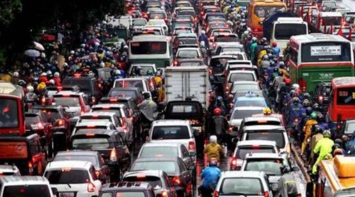 Ilustrasi motor dan mobil tidak perlu lagi tes antigen. (Foto: Istimewa)