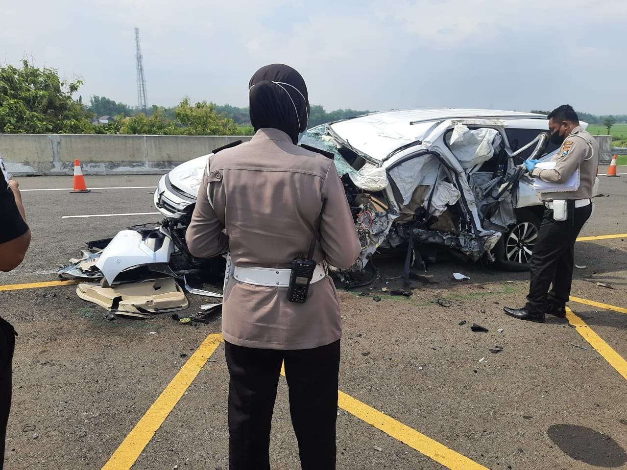 Kondisi mobil yang ditumpangi Vanessa Angel rusak parah. (Foto: Istimewa)