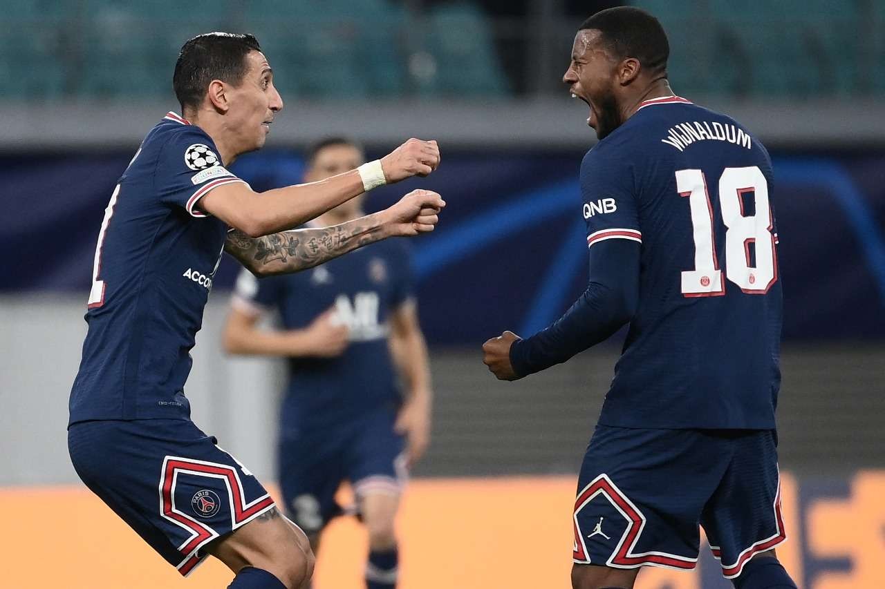 Angel de Maria dan Wijnaldum melakukan selebrasi usai mencetak gol ke gawang RB Leipzig.(Foto: AP)