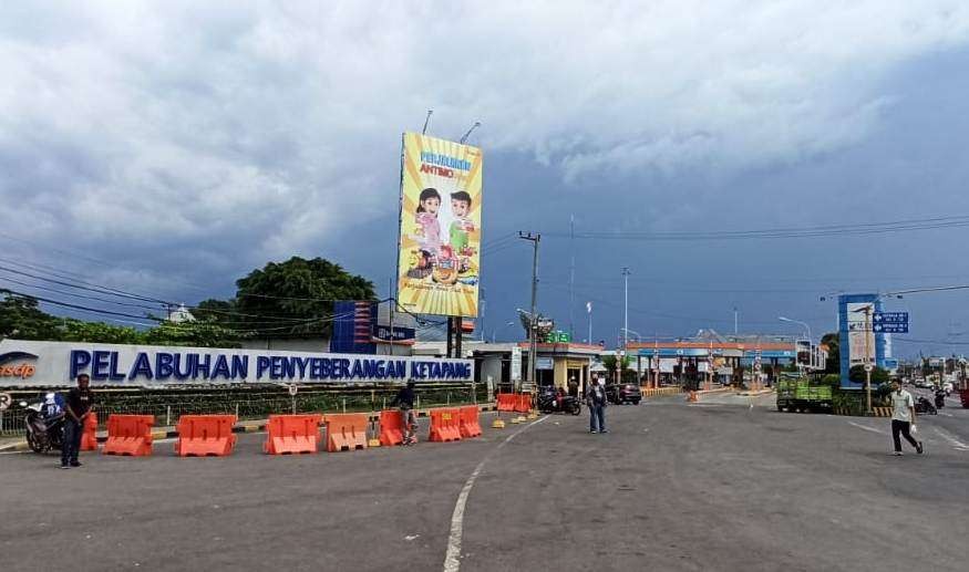 Pelabuhan Penyeberangan Ketapang, Banyuwangi (foto: Muh Hujaini/Ngopibareng.id)