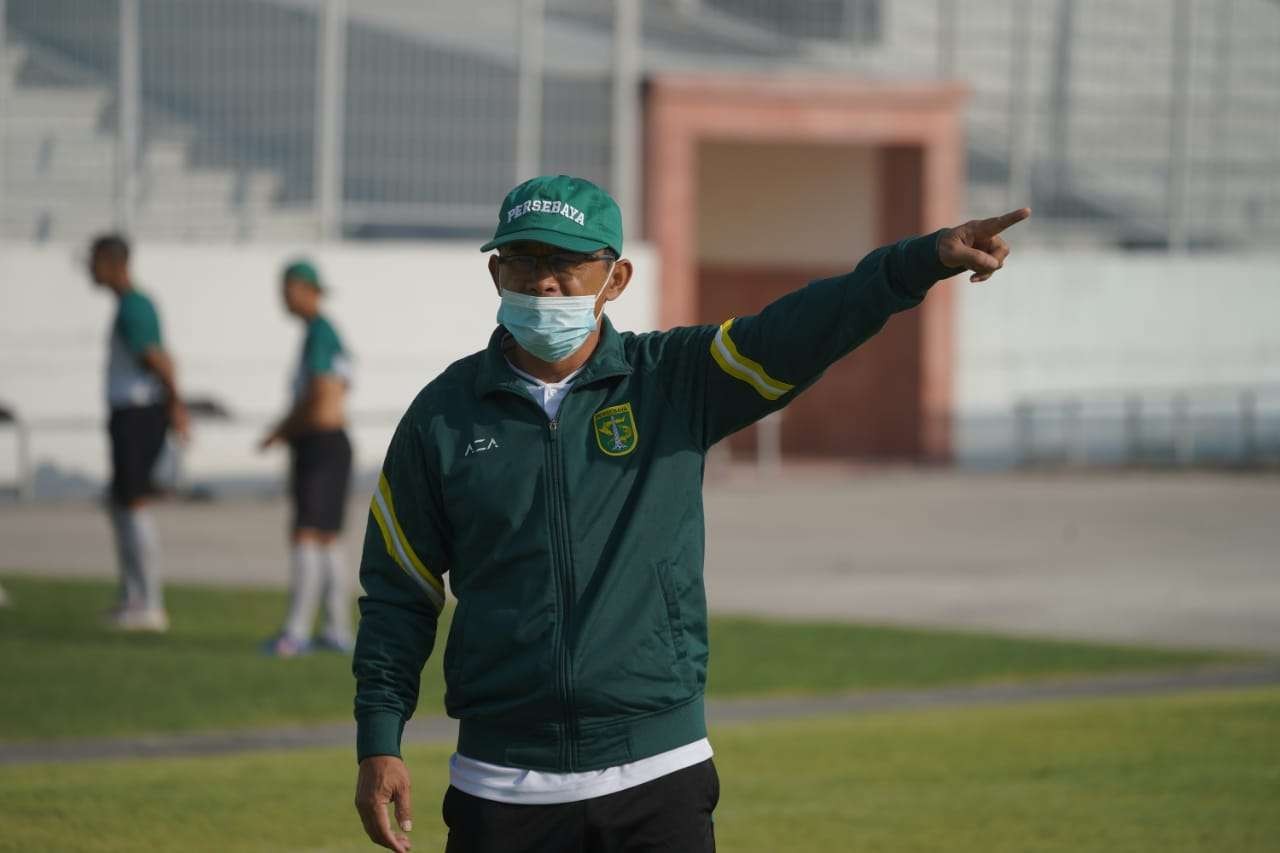 Pelatih Persebaya, Aji Santoso.