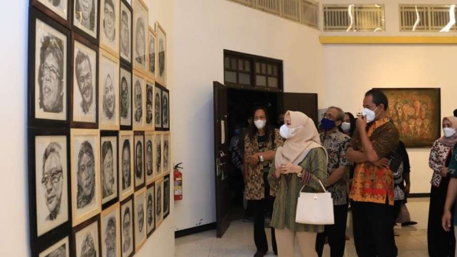 Eny Retno Yaqut di pembukaan Pameran Seni Rupa GoArt Go Solo, Jawa Tengah. (Foto: Kemenag)