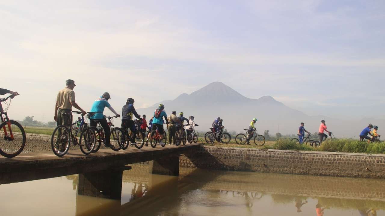 BNNP Jatim dan Petugas Rutan se-Jatim Gowes Bareng. (Foto: Kemenkumham Jatim)