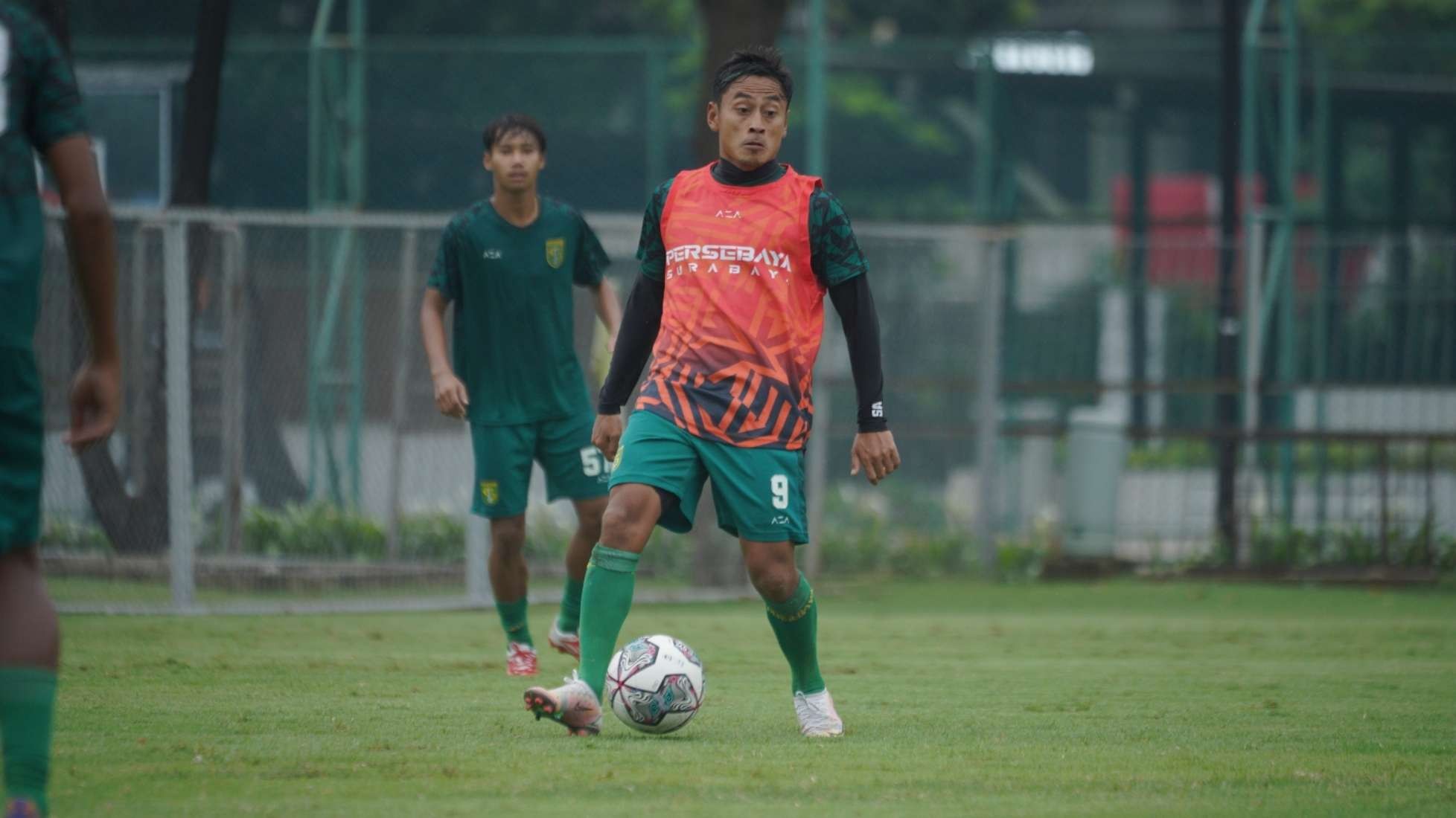 Striker Samsul Arif Munip menjadi salah satu andalan Persebaya di lini depan melawan Arema.