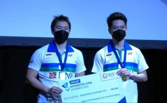 Ganda putra nomor satu dunia Marcus Fernaldi Gideon/Kevin Sanjaya Sukamuljo juara Hylo Open 2021. (Foto: BWF)