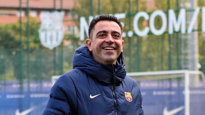 Pelatih baru Barcelona Xavi Hernandez kembali ke Barcelona untuk mengambil alih posisi pelatih setelah pemecatan Ronald Koeman. (Foto: Twitter/@FCBarcelona)