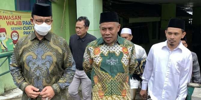 Gubernur Anies bertemu dengan Ketua PWNU Jatim. (Foto: Ant)